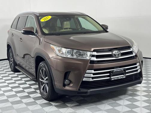 2017 Toyota Highlander SE