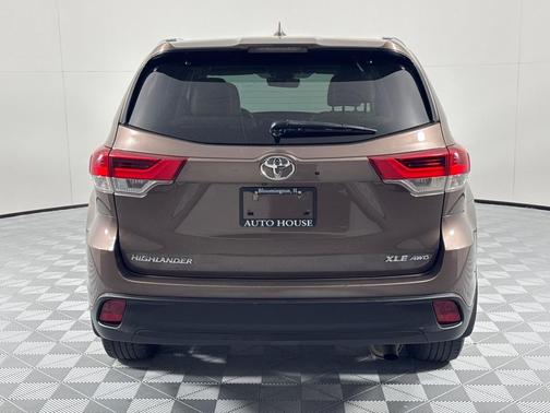 2017 Toyota Highlander SE