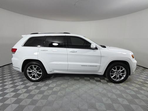 White 2016 Jeep Grand Cherokee Summit