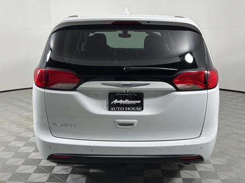 2020 Chrysler Pacifica Touring