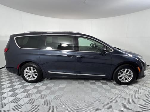 2020 Chrysler Pacifica Touring-L