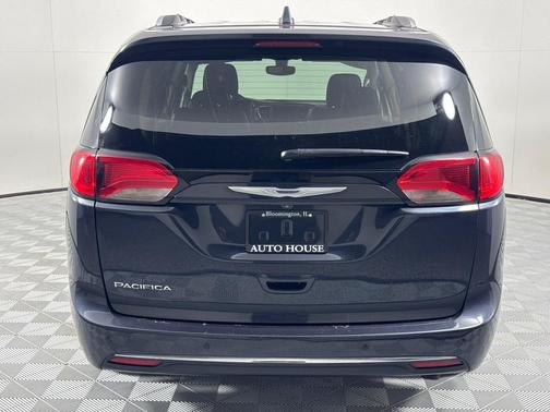 2020 Chrysler Pacifica Touring-L