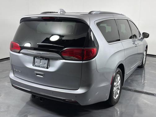 Gray 2020 Chrysler Pacifica Touring-L
