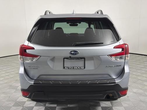 Ice Silver Metallic 2021 Subaru Forester Premium