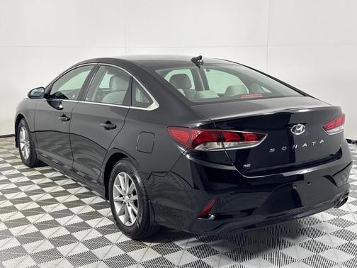 2018 Hyundai SONATA SE
