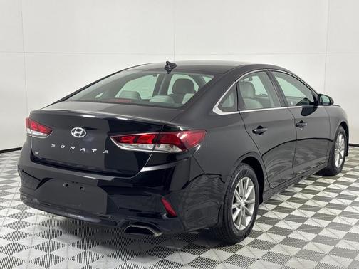 2018 Hyundai SONATA SE