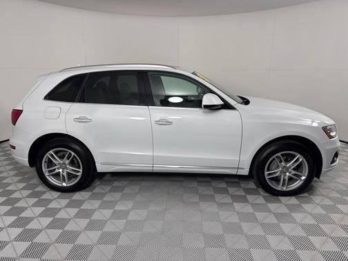 2017 Audi Q5 2.0T Premium Plus