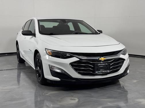 White 2020 Chevrolet Malibu 1LS
