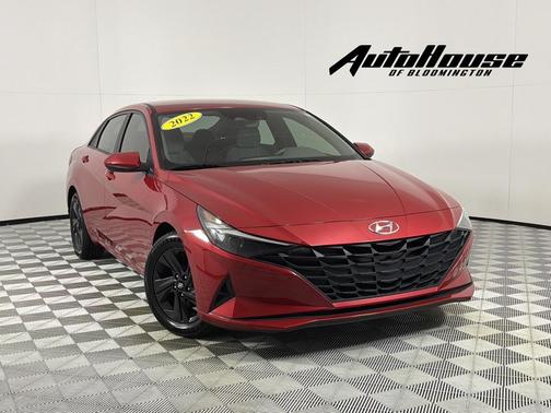 Red 2022 Hyundai ELANTRA SEL