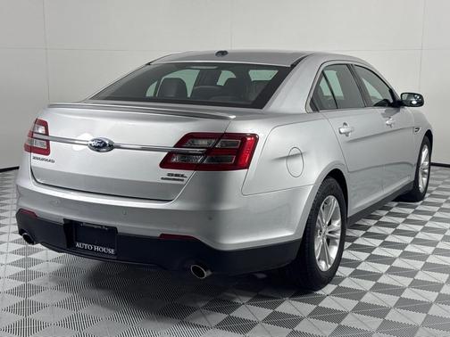 2016 Ford Taurus SEL