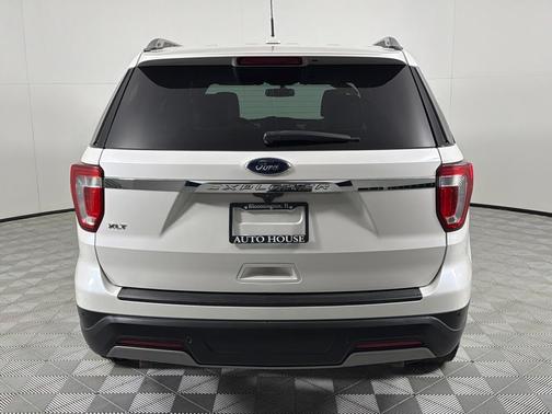 White 2019 Ford Explorer XLT