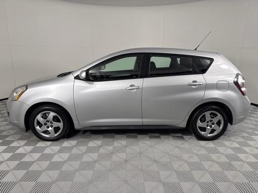 2009 Pontiac Vibe Base