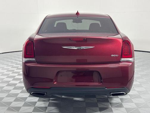 2018 Chrysler 300 Touring