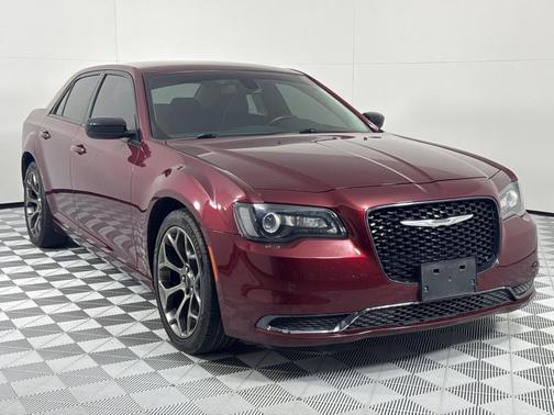 2018 Chrysler 300 Touring