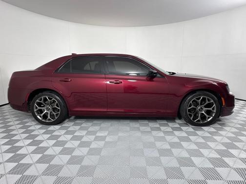 2018 Chrysler 300 Touring