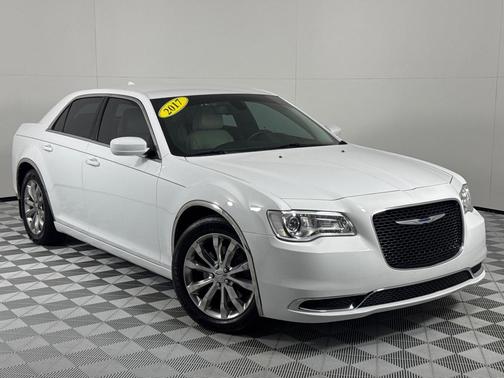 2017 Chrysler 300 Limited