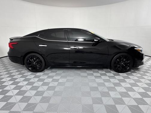 2017 Nissan Maxima 3.5 SR