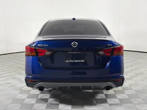 Deep Blue Pearl 2022 Nissan Altima 2.5 SR