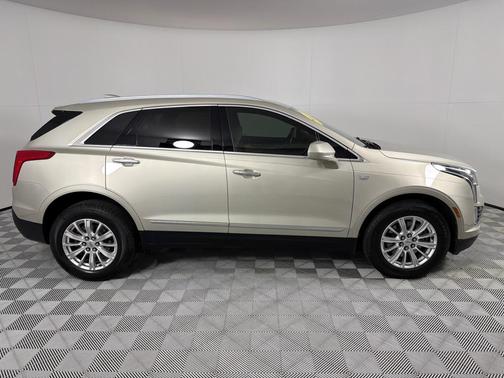 Tan 2017 Cadillac XT5 Base