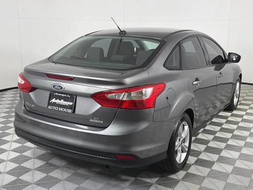 Gray 2014 Ford Focus SE