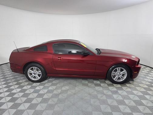 Red 2014 Ford Mustang