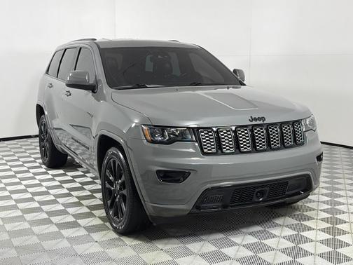 Gray 2020 Jeep Grand Cherokee Altitude