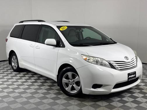 2017 Toyota Sienna LE
