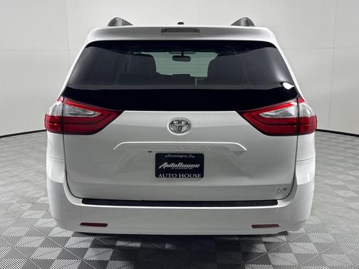2017 Toyota Sienna LE