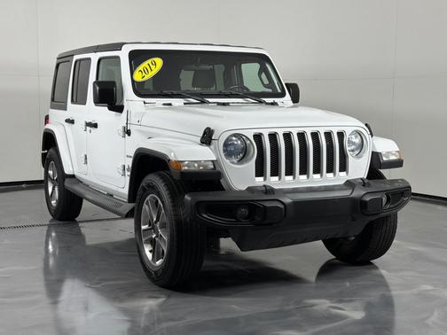 White 2019 Jeep Wrangler Unlimited Sahara