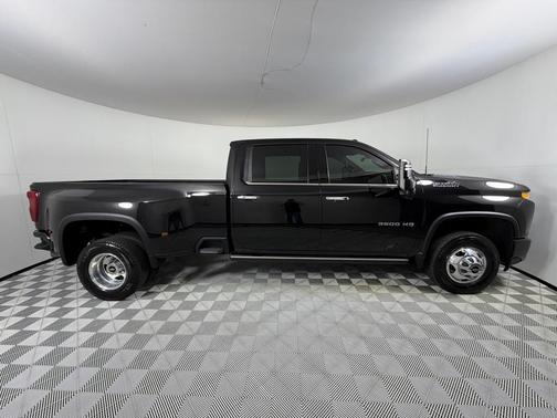 Black 2022 Chevrolet Silverado 3500 High Country