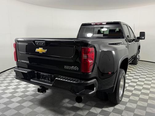 Black 2022 Chevrolet Silverado 3500 High Country