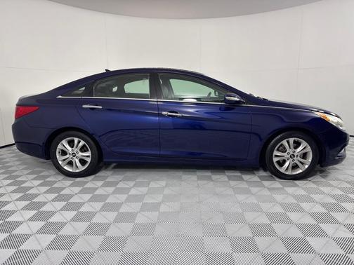 2011 Hyundai SONATA Limited