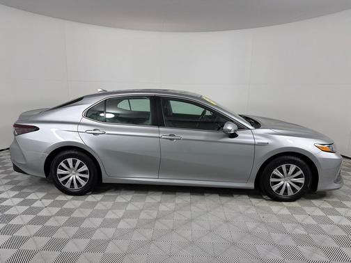 2021 Toyota Camry Hybrid LE