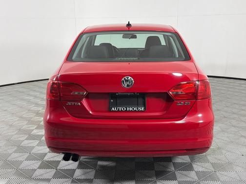 Red 2012 Volkswagen Jetta SE