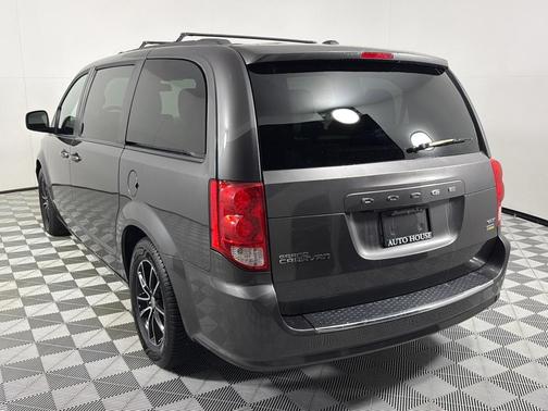 Gray 2018 Dodge Grand Caravan GT