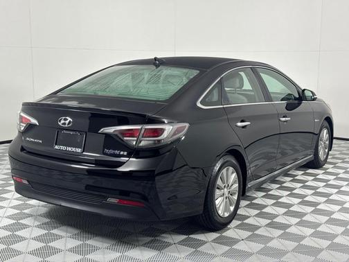 2016 Hyundai SONATA Hybrid SE