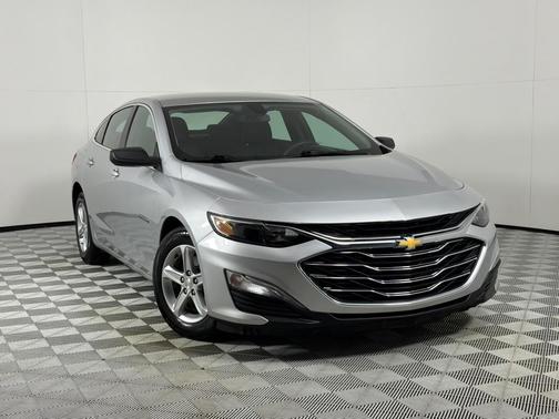 Silver 2019 Chevrolet Malibu 1LS