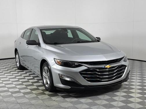 Silver 2019 Chevrolet Malibu 1LS