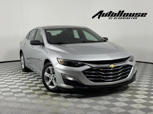 Silver 2019 Chevrolet Malibu 1LS