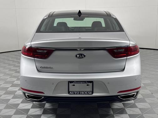 2018 Kia Cadenza Technology