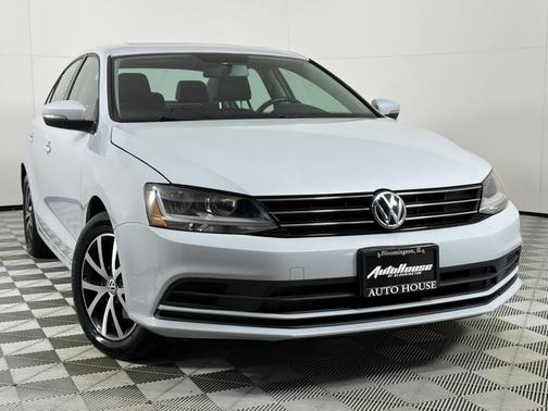 White Silver Metallic 2017 Volkswagen Jetta 1.4T SE