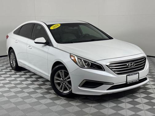 2016 Hyundai SONATA SE