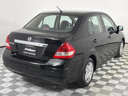 2011 Nissan Versa 1.8 S