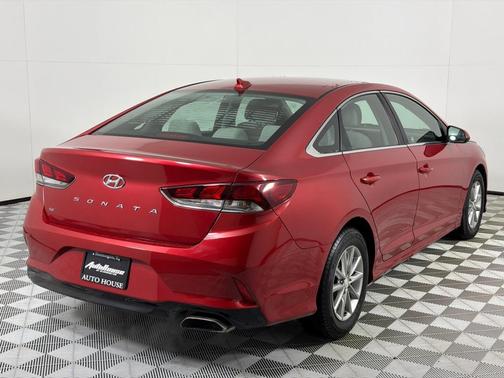 2018 Hyundai SONATA SE