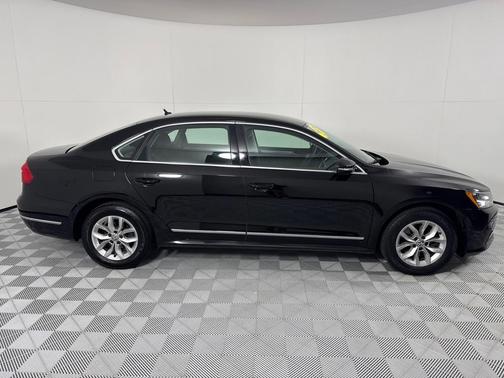 2016 Volkswagen Passat 1.8T S