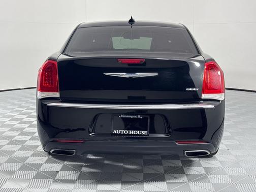2018 Chrysler 300 Limited