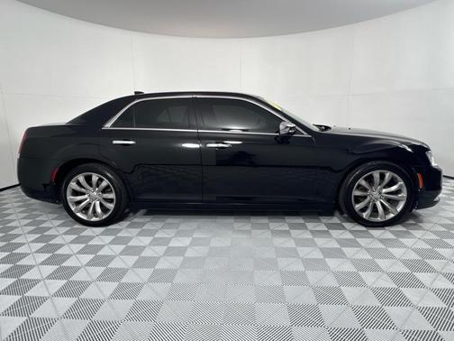 2018 Chrysler 300 Limited