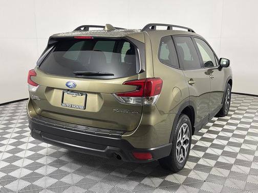 Autumn Green Metallic 2023 Subaru Forester Premium
