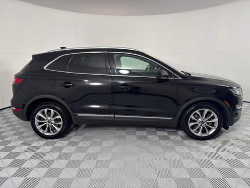 2019 Lincoln MKC Select