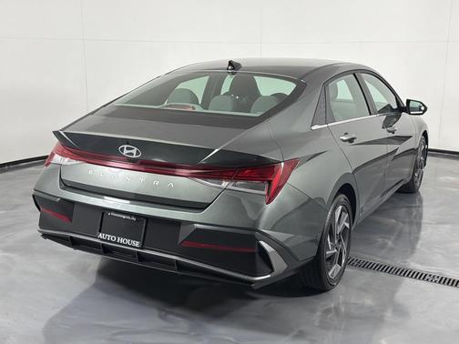 Gray 2025 Hyundai ELANTRA SEL Convenience